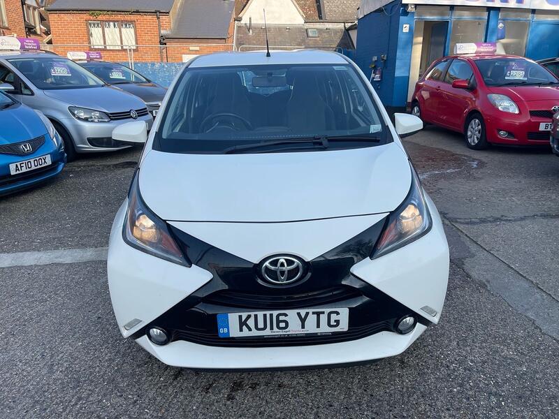 TOYOTA AYGO 1.0 VVT-i x-pression
